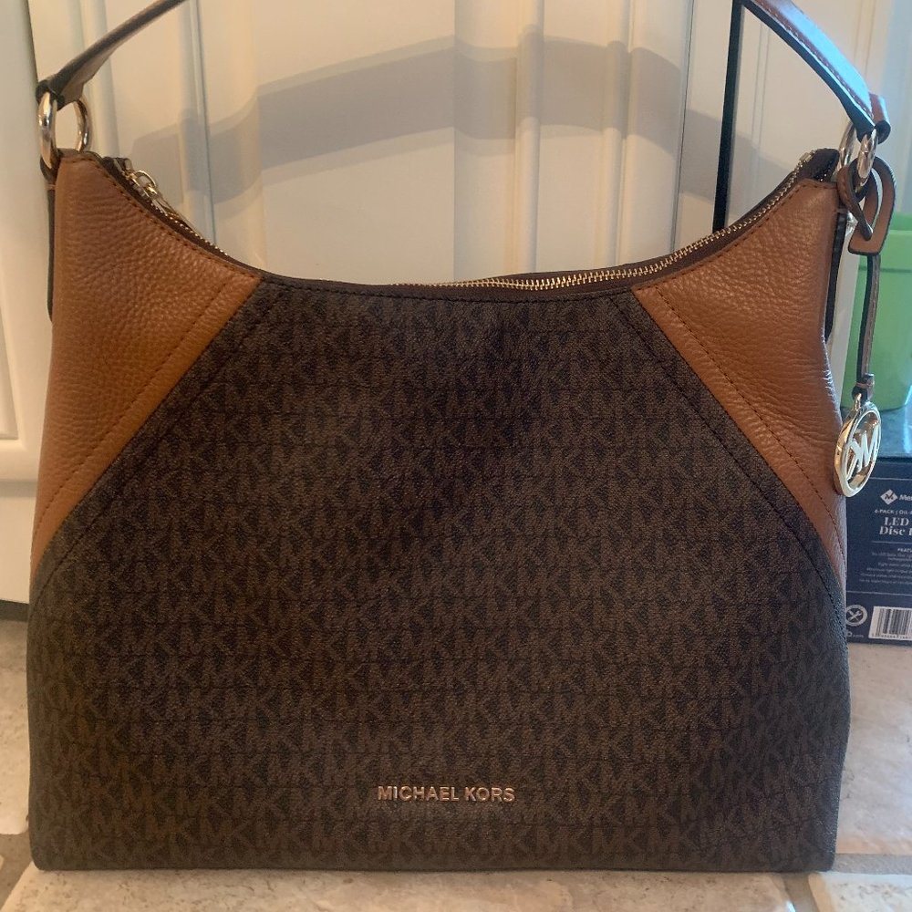 Michael Kors Aria Large Shoulder Bag